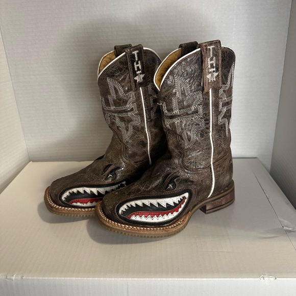 Tin Haul Other - Tin Haul Kids Boys Tan Leather Sharky size 11 Cowboy Boots.